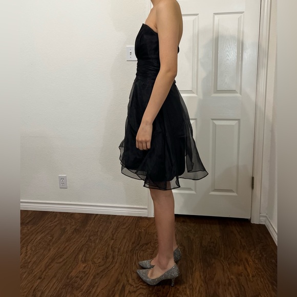 David’s Bridal Black Formal Strapless Ruffle Mini Dress Size 4 - Picture 4 of 11